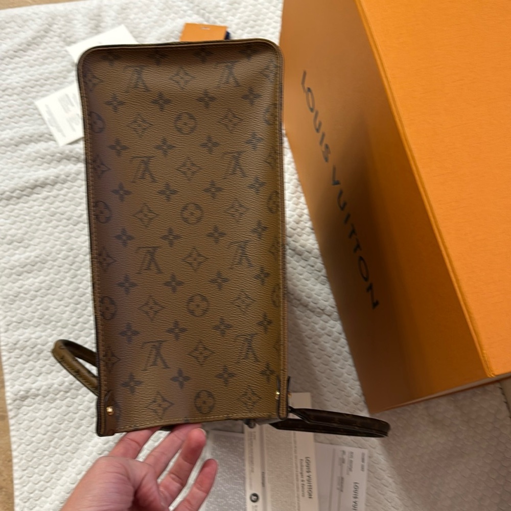 Louis Vuitton On The Go GM - Picture 8 of 17